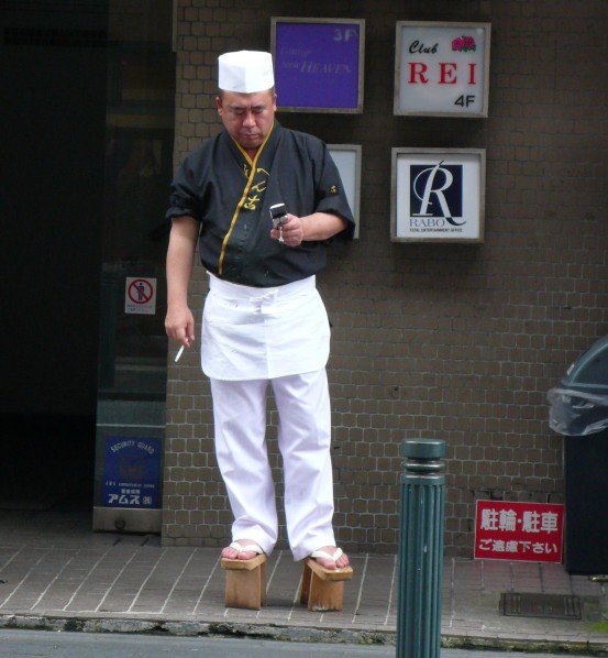 P1120844-sushi-chef-crop