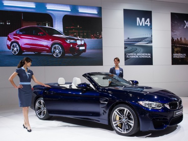 خودروی BMW M4 مدل ۲۰۱۵ در نمایشگاه خودروی لایپزیک آلمان- ۳۰ مِی ۲۰۱۴ (Jens Schlueter/Getty Images)