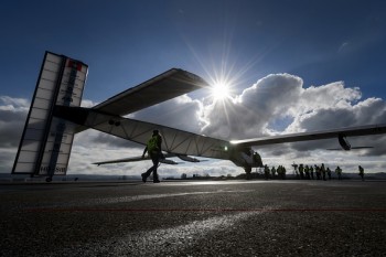هواپیمای خورشیدی «Solar Impulse2» با پیام فنآوری پاکیزه، چرخش دور کره‌ی زمین را آغاز کرد