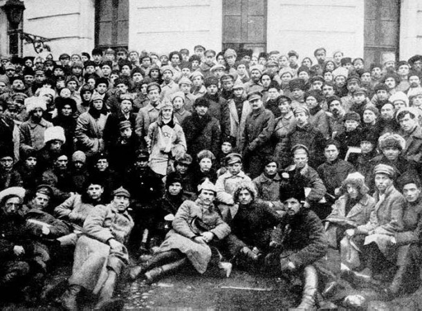 ولادیمیر لنین با رهبران کمونیست
