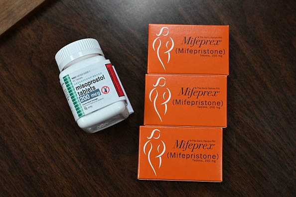 دسترسی به میفپریستون (Mifeprex) و میزوپروستول، دو دارویی که در سقط جنین استفاده می‌شوند
