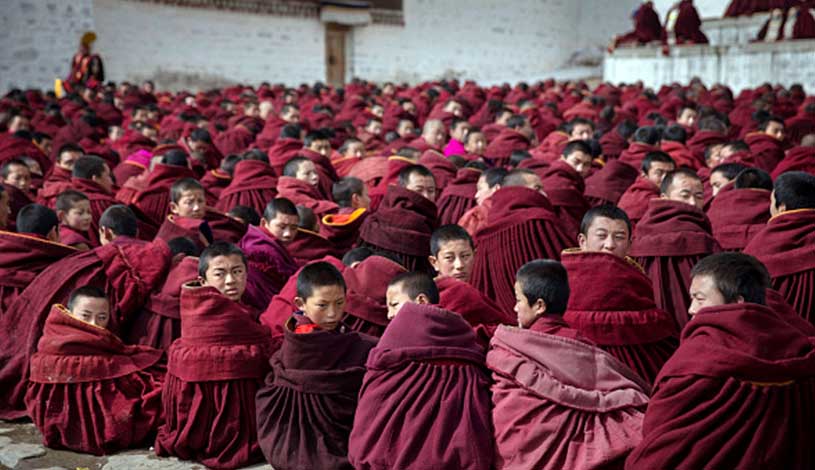 ایالات متحده قصد دارد محدودیت‌های صدور ویزا برای آن دسته از مقامات چینی اعمال کند که با هدف پاک‌کردن زبان و فرهنگ تبت، کودکان تپتی را وادار می‌کنند که در مدارس شبانه‌روزی دولتی تحصیل کنند.