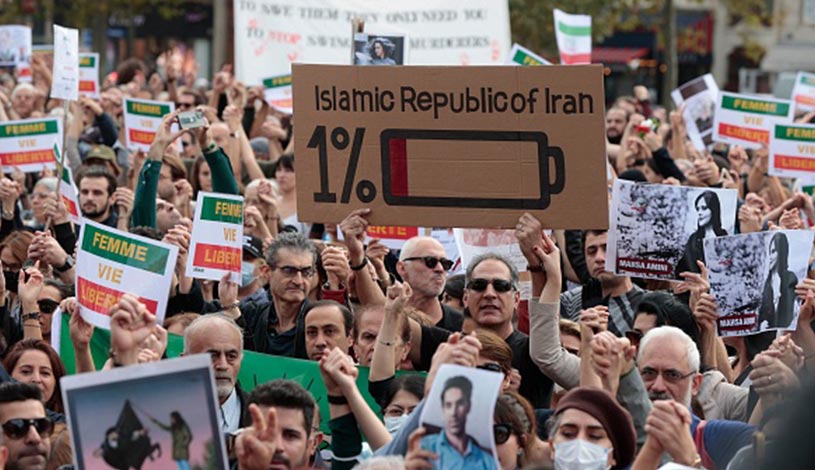 هشت تشکل صنفی و مدنی داخل ایران با انتشار بیانیه‌ای از همگان خواستند تا همزمان با سالروز جان‌باختن مهسا امینی به خیابان‌ها آمده و اعتراضات سراسری و اعتصابات را آغاز کنند.