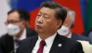 چین تلاش می‌کند سرمایه گذاران خارجی را به این کشور بازگرداند؛ در همین راستا، شی جین‌پینگ، روز چهارشنبه با رهبران تجاری آمریکایی در تالار بزرگ خلق در پکن دیدار کرد.