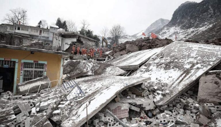 در اثر رانش زمین در چین حداقل ۱۱ نفر کشته شدند
