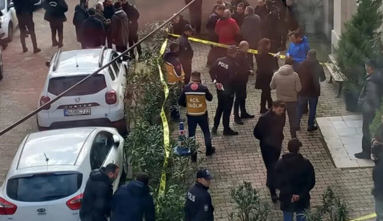 مردان مسلح نقابدار یک نفر را در کلیسایی در استانبول کشتند