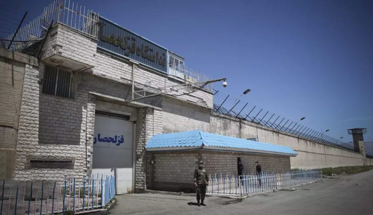 زندانیان سیاسی محبوس در زندان‌های مختلف ایران در چهارمین هفته کارزار موسوم به «سه‌شنبه‌های سیاه» در اعتراض به اجرای احکام اعدام دست به اعتصاب غذا خواهند زد.