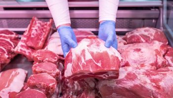 یک مطالعه جدید نشان داده که هیچ ارتباطی بین مصرف گوشت قرمز یا فرآوری‌شده و بیماری‌های قلبی وجود ندارد.