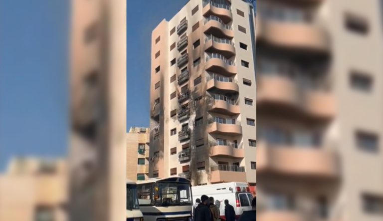 رسانه‌های حکومتی سوریه گزارش دادند که چندین موشک اسرائیلی روز چهارشنبه، دوم اسفند به یک ساختمان مسکونی در منطقه کفر سوسه در دمشق پایتخت سوریه اصابت کرد.