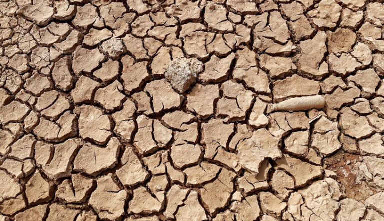 کارشناسان محیط‌زیست همزمان با بیست‌ودوم مارس روز جهانی آب درباره وضعیت وخیم آب‌های زیرزمینی و بحران آب در ایران هشدار دادند.