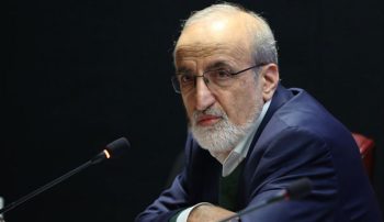 رضا ملکزاده عضو هیئت علمی دانشگاه علوم پزشکی تهران گفت که در دو سال گذشته حدود ۴۰ نفر از بهترین اعضای هیئت علمی این دانشگاه اخراج یا بازنشسته شدهاند.
