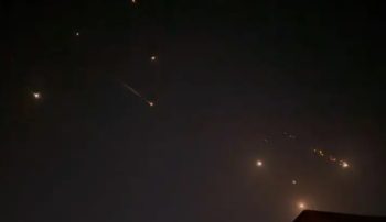 بنا بر گزارش‌‏ها، تنها مجروح حمله پهپادی و موشکی ایران به اسرائیل در بامداد یکشنبه، دختر ۷ ساله عربی است که بشدت از ناحیه سر آسیب دید.