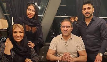 همسر و دختر احمدرضا عابدزاده، دروازهبان پیشکسوت فوتبال ایران، به دلیل آنچه که عدم رعایت حجاب عنوان شده، بازداشت شدند.