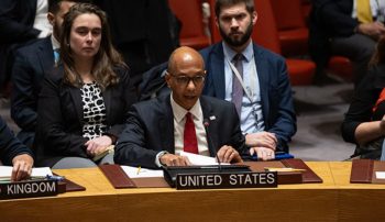 معاون سفیر ایالات متحده در سازمان ملل به جمهوری اسلامی هشدار داد که در خصوص حمله به ساختمان سفارت حکومت ایران در سوریه اقدام تلافی‌جویانه انجام ندهد.