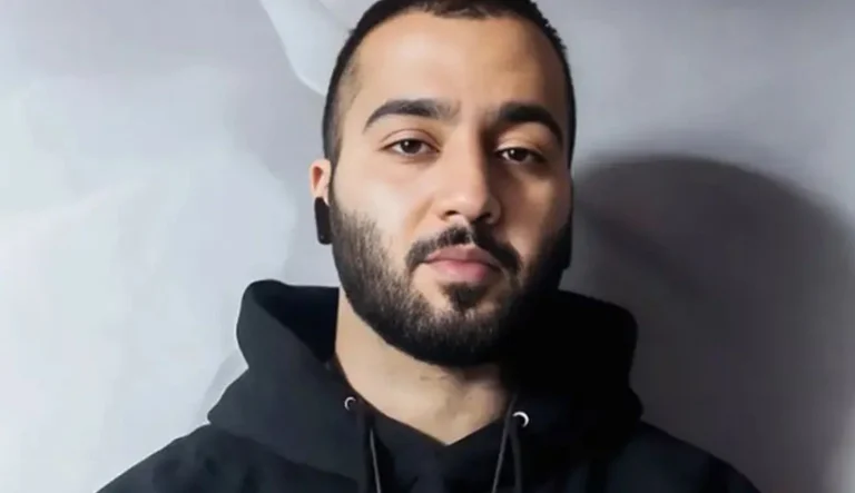 وکیل توماج صالحی، خواننده معترض زندانی اعلام کرد که موکلش به اتهام افساد فی الارض به اعدام محکوم شده است.