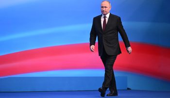 ولادیمیر پوتین، رئیس‌جمهور روسیه، روز پنجشنبه گفت در ماه مه به چین سفر خواهد کرد که گمان می‌رود نخستین سفر خارجی او پس از پیروزی مجدد در انتخابات ماه مارس باشد.