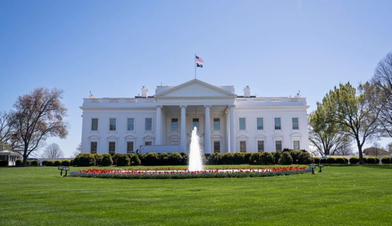 جو بایدن، رئیس‌جمهور آمریکا، از رهبران کنگره خواست بسته کمک‌های خارجی چندمیلیارد دلاری برای اسرائیل و اوکراین را هرچه زودتر در مجلس نمایندگان تصویب کنند.