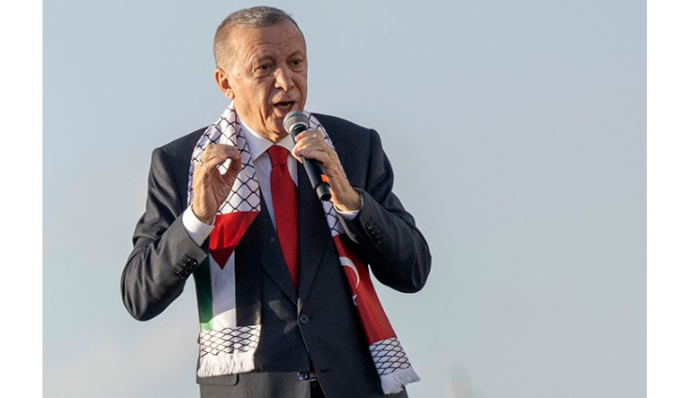 رجب طیب اردوغان، رئیس‌جمهور ترکیه روز گذشته گفت که بیش از ۱۰۰۰ نفر از اعضای گروه تروریستی فلسطینی حماس در بیمارستان‌های سراسر ترکیه تحت درمان هستند.
