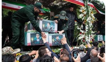 رسانه‌های داخل ایران از فرود هواپیمای حامل اجساد ابراهیم رئیسی و همراهانش در فرودگاه مهرآباد با استقبال اعضای هیات دولت و دیگر مسئولان خبر داده‌اند.