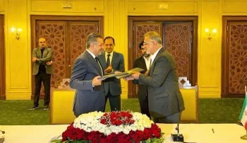علیرضا زاکانی، شهردار تهران در سفر به سوریه طی دیدار با مقامات این کشور تفاهمنامه خواهرخواندگی میان تهران و دمشق را امضا کرد.