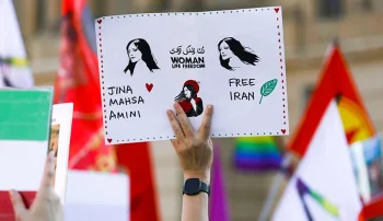 آبرام پیلی، معاون نماینده ویژه وزارت امور خارجه آمریکا در امور ایران عنوان کرد که ایالات متحده در سالگرد کشته شدن مهسا بر حمایت خود از مردم ایران تأکید میکند.