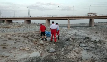 رضا فلاح، مدیرعامل هلال احمر کرمان درباره آخرین وضعیت تلفات طغیان رودخانه هلیلرود در جیرفت از پیدا کردن پیکر ۱۵ شهروند مفقود شده و پایان عملیات جستجو خبر داد.