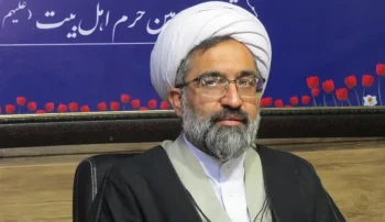 محمد صباحی، امام جمعه کازرون بعد از نماز جمعه هدف حمله با سلاح گرم قرار گرفت.