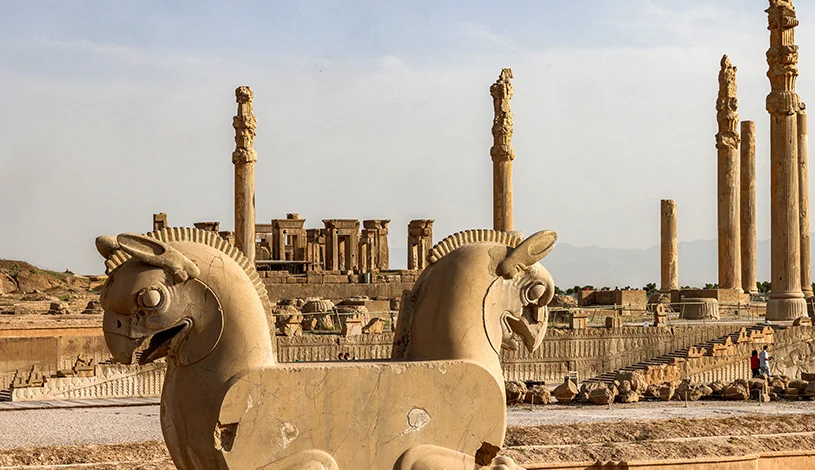در آستانه ۷ آبان و روز کوروش شاهد وضعیت نگرانکننده میراث بهجامانده از هخامنشیان در تختجمشید و نقشرستم هستیم.