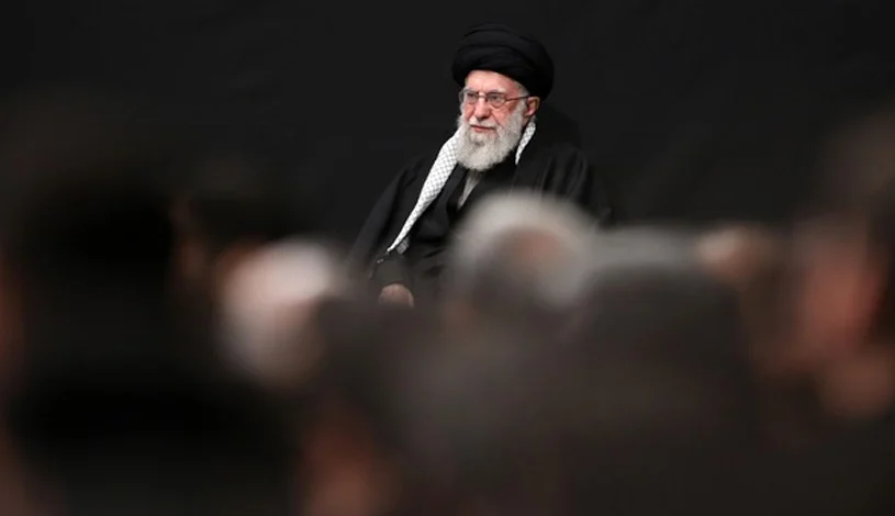 فرانک مککنزی، فرمانده پیشین ستاد فرماندهی مرکزی ایالات متحده گفت که علی خامنهای و تاسیسات هستهای میتوانند از گزینههای حمله انتقامجویانه اسرائیل باشند.