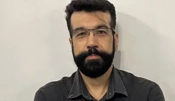 کشته شدن مسعود داوودی، متخصص قلب و عروق توسط برادر یک بیمار فوتشده در شامگاه دوشنبه در یاسوج و تهدیدهای قاتل با واکنش کادر درمانی و کاربران شبکههای اجتماعی همراه بود.