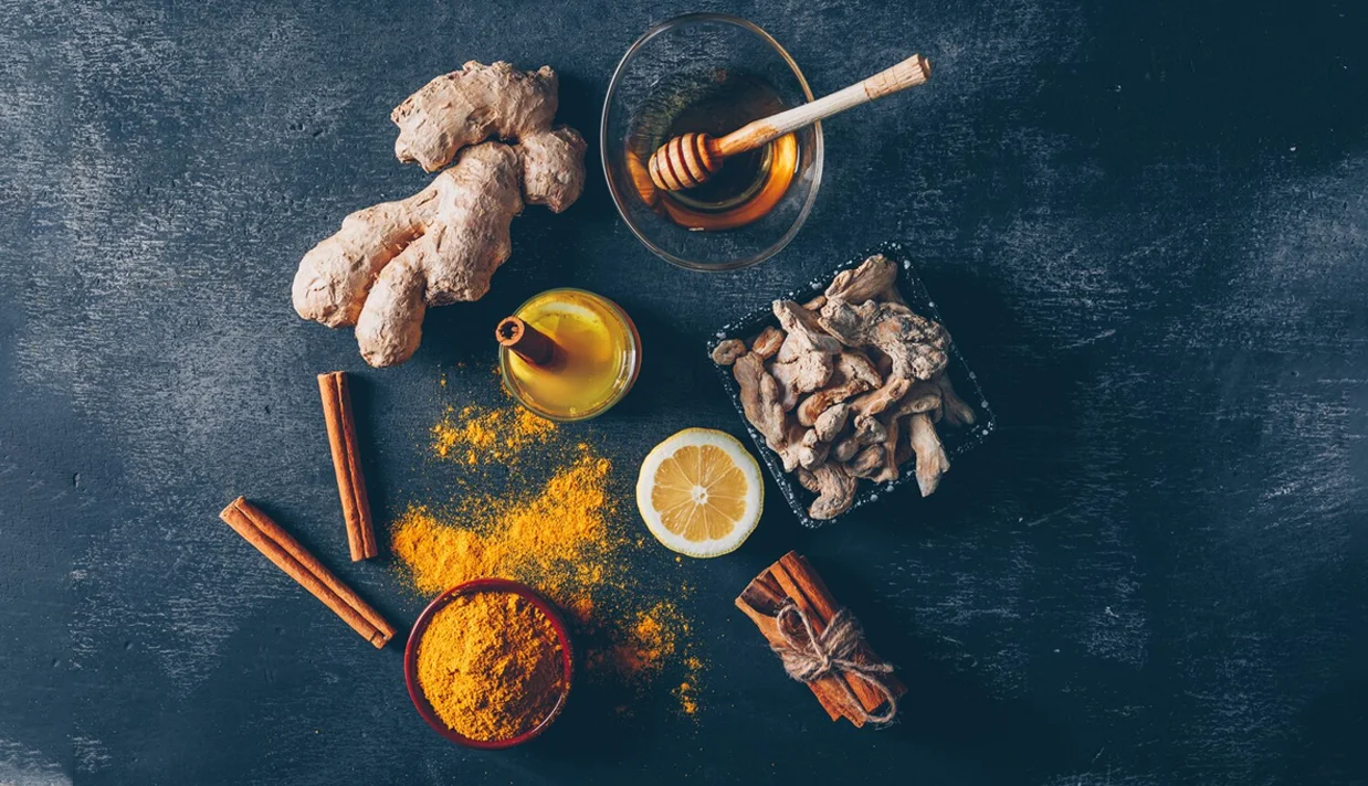 علائم رطوبت در طب سنتی چینی راهکارهایی برای دفع رطوبت از بدن در طب سنتی چینی؛ از مصرف زنجبیل و دارچین تا آفتاب گرفتن و ورزش. روش‌های طبیعی برای افزایش انرژی یانگ و حفظ سلامتی.