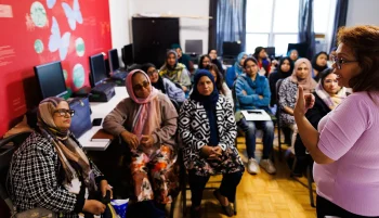 براساس یک مطالعه جامع جدید، چهار نفر از هر پنج مهاجر کانادا معتقدند که این کشور افراد زیادی را بدون داشتن برنامه‎ریزی کافی پذیرش می‌کند.