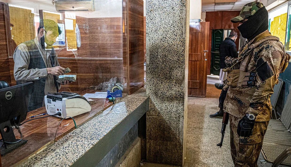 اداره طالبان اعلام کرده‌اند که پرداخت حقوق (معاش) به کارمندان خود را برای سه ماه به تعویق انداخته‌اند.
