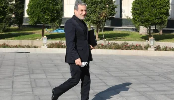 عباس عراقچی، وزیر امور خارجه جمهوری اسلامی، در واکنش به تصمیم جدید رئیس‌جمهور آمریکا، دونالد ترامپ، مبنی بر احیای سیاست «فشار حداکثری» علیه جمهوری اسلامی، این اقدام را «تکرار یک تجربه شکست‌خورده» خواند و مدعی شد که چنین سیاستی نتیجه‌ای جز ناکامی به همراه نخواهد داشت.