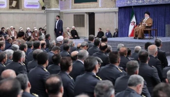 رهبر جمهوری اسلامی در دیدار با فرماندهان نیروی هوایی و پدافند هوایی ارتش جمهوری اسلامی ایران گفته است که مذاکره با آمریکا «غیرعاقلانه، غیرهوشمندانه و غیرشرافتمندانه» است.
