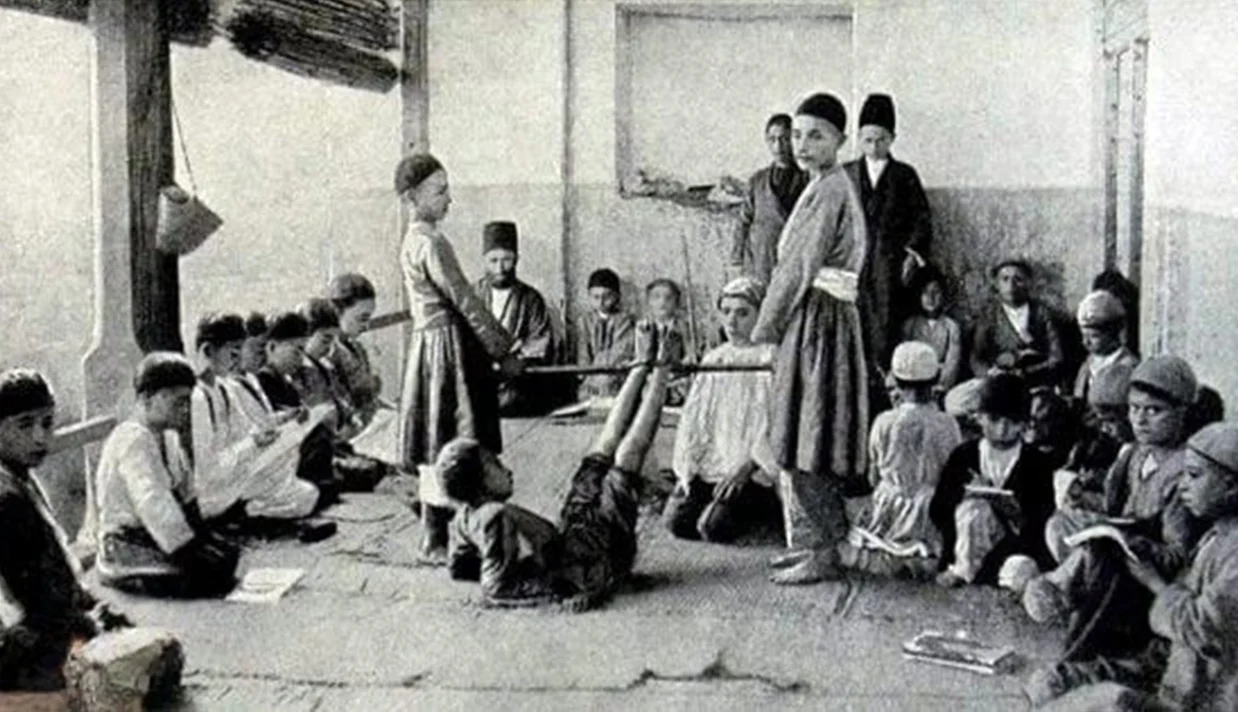چگونه می‌توان احترام را در کودکان نهادینه کرد؟ روش‌های عملی برای آموزش ادب و رفتار محترمانه در خانه.