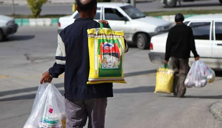 بازگشت کوپن به اقتصاد ایران نشانه‌ای از بحران اقتصادی است. آیا سیاست‌های دولت در توزیع کالابرگ الکترونیکی می‌تواند معیشت مردم را بهبود بخشد؟