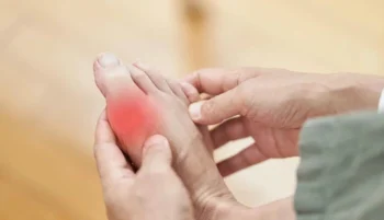 طب سنتی چینی برای کسانی که به نقرس مبتلا هستند، چند راهکار درمانی طبیعی دارد که به پشتوانه قرن‌ها تجربه پیشنهاد می‌شوند.