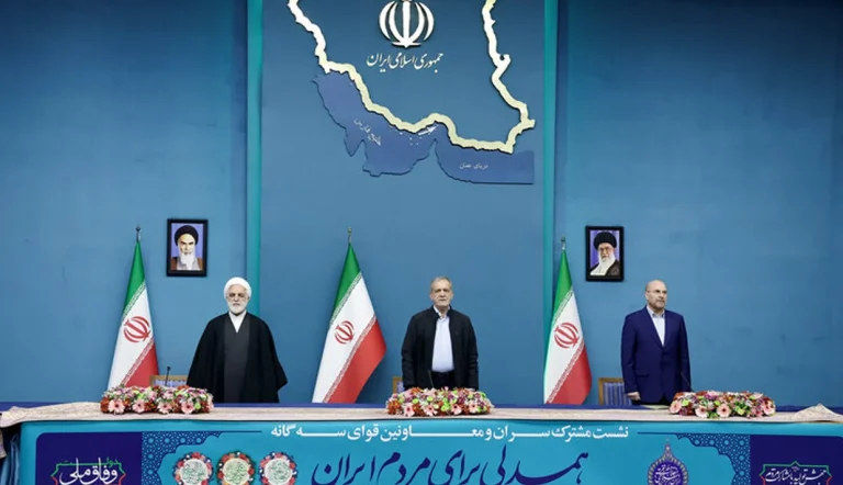 مسعود پزشکیان در نشست مشترک با سران سه قوه خواستار تغییر نگاه به قشر سرمایه‌دار شد و گفت که سرمایه‌داران را نباید به عنوان «آدم بد» و «استعمارگر» تلقی کرد.