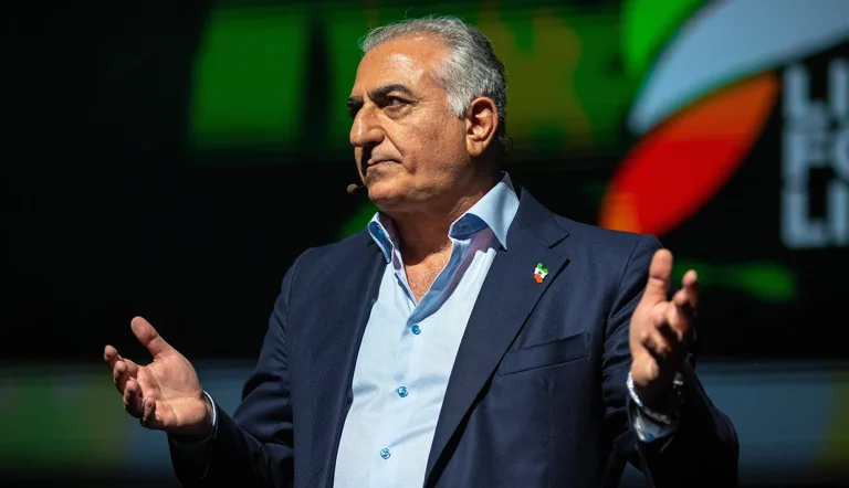 شاهزاده رضا پهلوی در واکنش به ممانعت وزارت امور خارجه آلمان از شرکت در کنفرانس امنیتی مونیخ گفته است که با وجود ممانعت‌ها، او به مونیخ سفر خواهد کرد.
