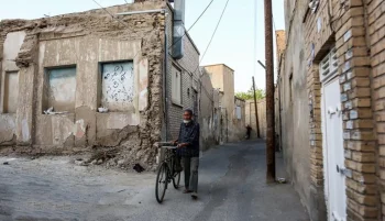 معاون وزیر راه و شهرسازی از وجود گسترده ساختمانهای ناایمن در کشور خبر داد و اعلام کرد که حدود ۱۹ میلیون نفر در خانههایی با استحکام پایین ساکن هستند.