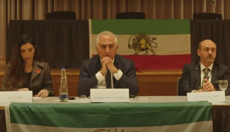 شاهزاده رضا پهلوی در نشست «همگرایی مونیخ» در آلمان، که امروز یکشنبه ۲۸ بهمن در حال برگزاری است، تأکید کرد که تعیین نظام آینده ایران، وظیفه مردم است و هدف اصلی در شرایط کنونی، تلاش برای نجات کشور و فراهم‌سازی زمینه برگزاری انتخابات آزاد خواهد بود.