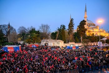 رجب طیب اردوغان، رئیسجمهور ترکیه، روز جمعه اول فروردین تأکید کرد که دولت او تحت فشار اعتراضات خیابانی تسلیم نخواهد شد.