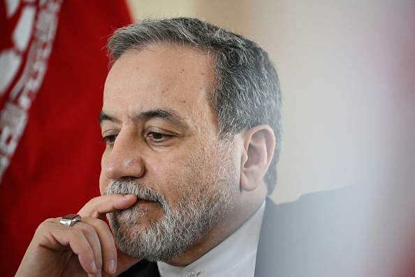 سی‌ان‌ان در گزارشی عنوان کرد که تهران در حال بررسی پیشنهاد ترامپ برای مذاکرات هسته‌ای جدید است؛ اما پاسخ این کشور به این پیشنهاد به توانایی آن در خروج از مذاکرات بدون شکست بستگی دارد.