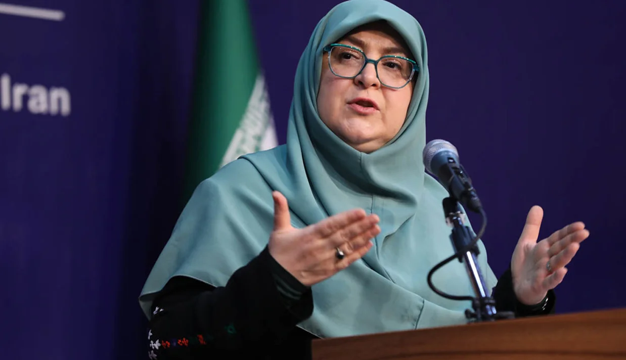 فاطمه مهاجرانی، سخنگوی دولت جمهوری اسلامی، با اشاره به گفتوگوهای اخیر میان جمهوری اسلامی و آمریکا در رم، بیان کرد که مذاکرات سازنده بود، اما مسیر اصلی کشور را منحرف نمیکند.