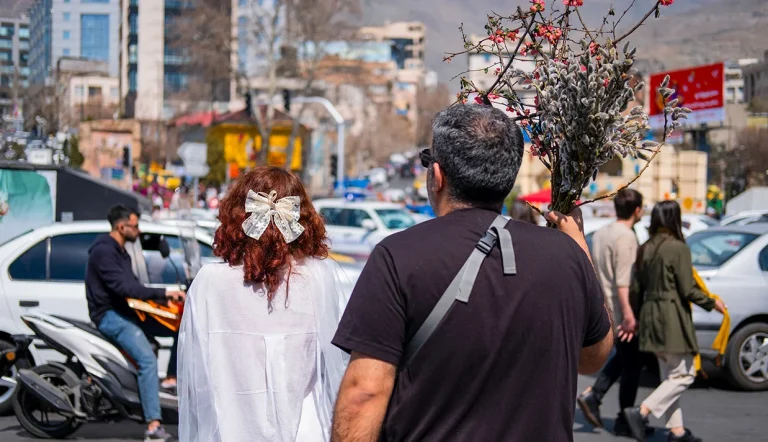 آمارهای رسمی می‌گویند، نرخ زاد و ولد در ایران به پایین‌ترین میزان خود رسیده است. چرا کاهش نرخ زاد و ولد اهمیت دارد و چه عواملی باعث این روند شده‌ است؟