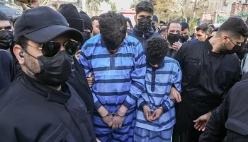 رسانه‌های داخلی از نخستین دادگاه رسیدگی به متهمان به قتل امیرمحمد خالقی در شعبه ۵ دادگاه کیفری تهران در روز یک‌شنبه ۲۶ اسفند ماه، خبر دادند.