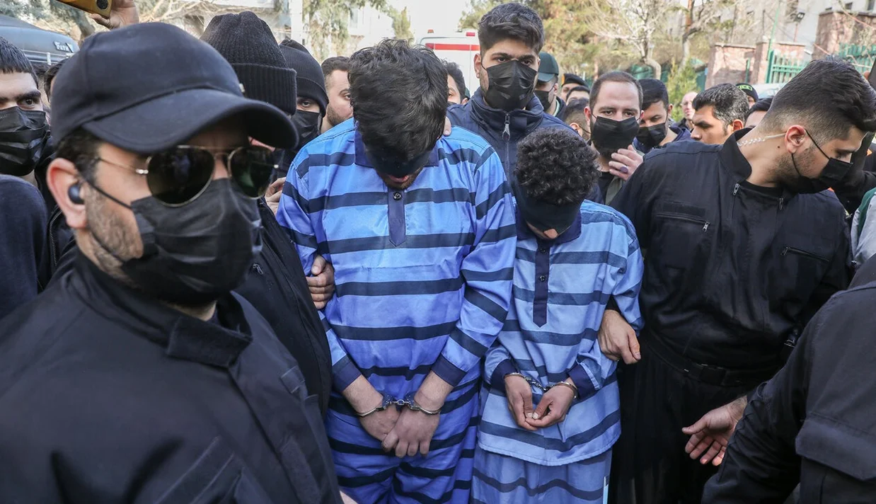 رسانه‌های داخلی از نخستین دادگاه رسیدگی به متهمان به قتل امیرمحمد خالقی در شعبه ۵ دادگاه کیفری تهران در روز یک‌شنبه ۲۶ اسفند ماه، خبر دادند.