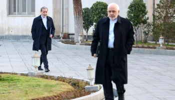 یک عضو کمیسیون امنیت ملی مجلس شورای اسلامی در واکنش به کنارهگیری جواد ظریف از معاونت ریاست جمهوری گفته است که تفکراتی مانند ظریف هیچ جایی برای نقشآفرینی ندارند. دیگر، چیزی به نام برجام وجود ندارد و زمینهای برای رسیدن به توافق نیست.