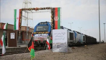 مدیرعامل راه آهن جمهوری اسلامی از راه اندازی قطار مسافربری ایران و افغانستان و انتقال بار کالاهای اروپایی از مسیر راه آهن خواف- هرات در آینده نزدیک خبر داد.